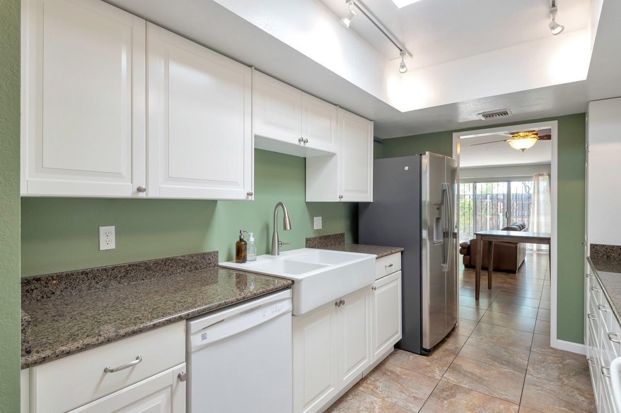 2525 E Prince Rd #29 - Photo 5 of 25