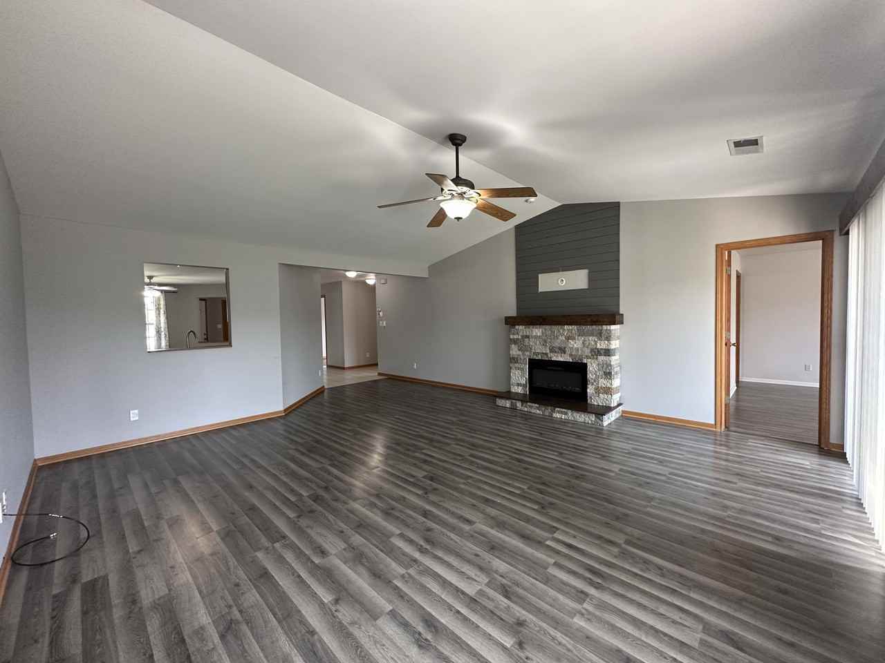 396 Golden Oak Ct - Photo 2 of 21