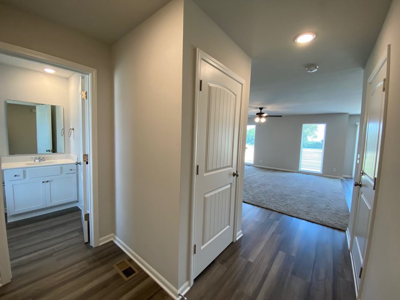 744 Connor St - Photo 3 of 24