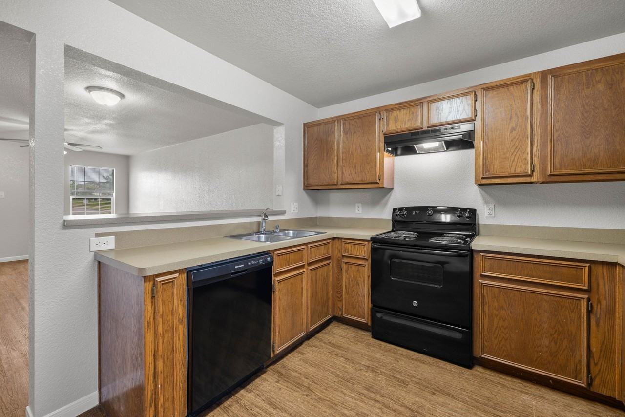 4503 Waterproof - Photo 4 of 24