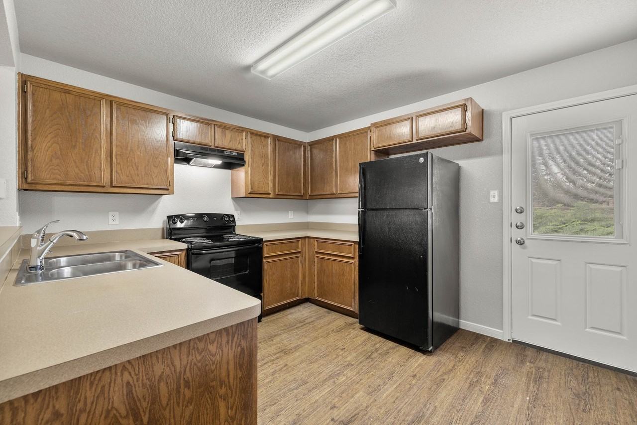 4503 Waterproof - Photo 5 of 24