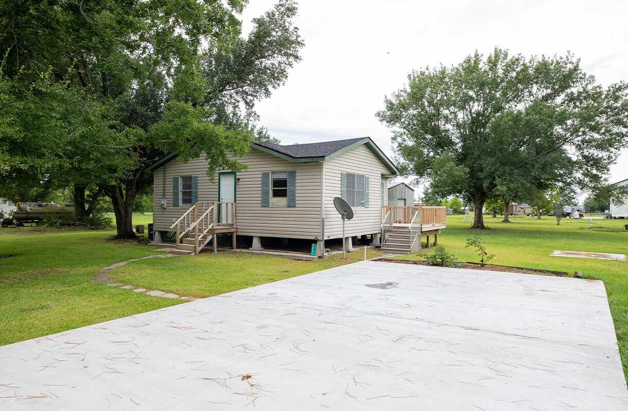 1931 Yvonne Dr - Photo 2 of 6