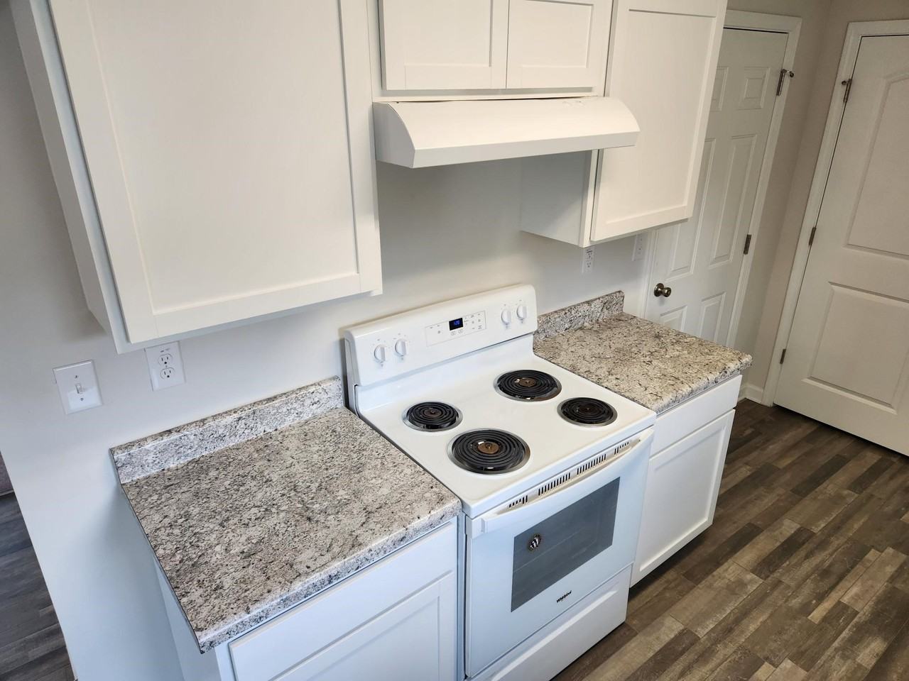 712 Maddux Dr - Photo 3 of 19