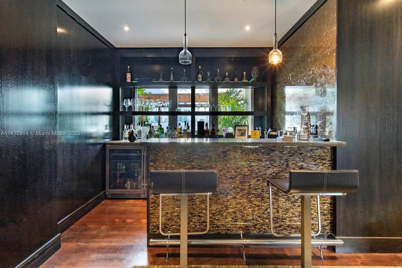 820 W Dilido Dr - Photo 5 of 32