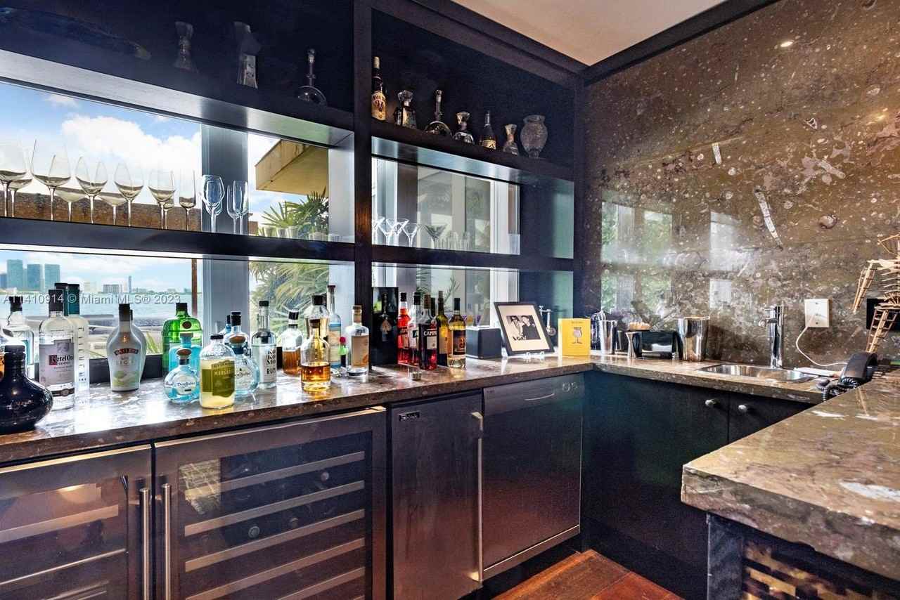 820 W Dilido Dr - Photo 6 of 32