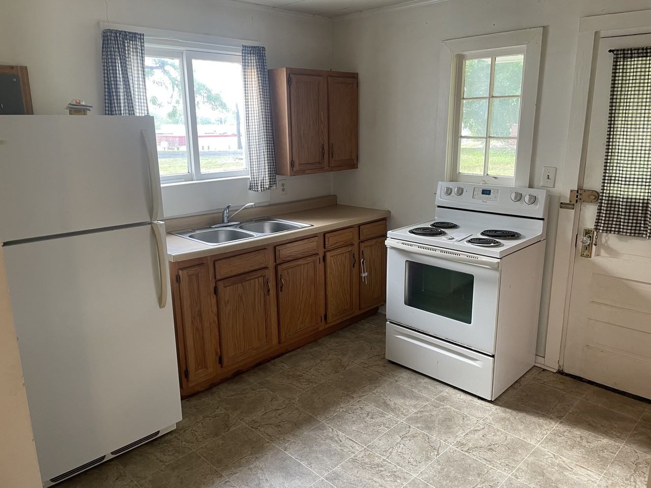 205 Chicago Street - Photo 2 of 6