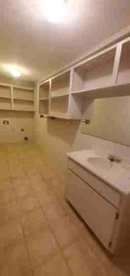 128 Royal Ln - Photo 3 of 21