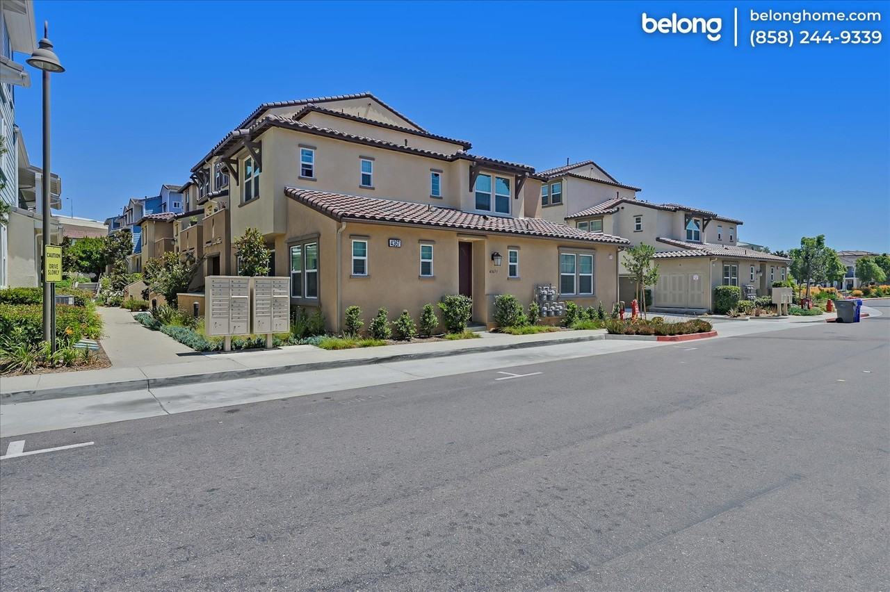 4367 Pacifica Way #4 - Photo 4 of 44