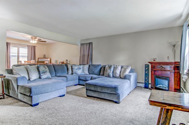 1035 Ridge Rd #1 - Photo 3 of 12