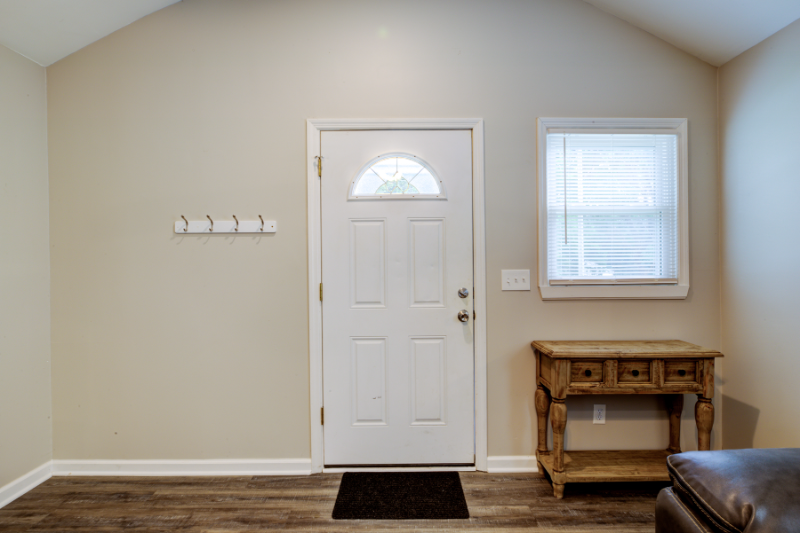 1605 Orchard Ave - Photo 3 of 21