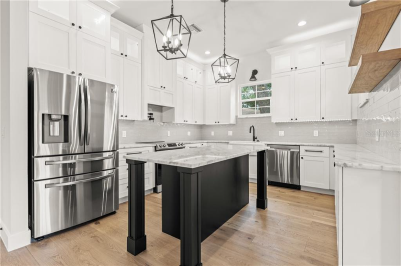 1444 29th Ave N - Photo 5 of 48