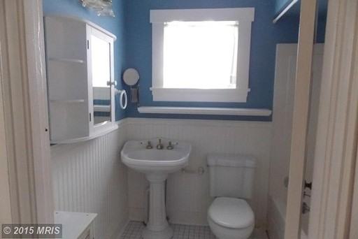 1224 Holly Ave - Photo 2 of 11