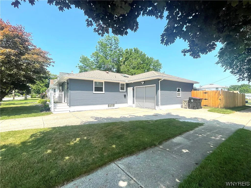 2060 Como Park Blvd #NA - Photo 3 of 11