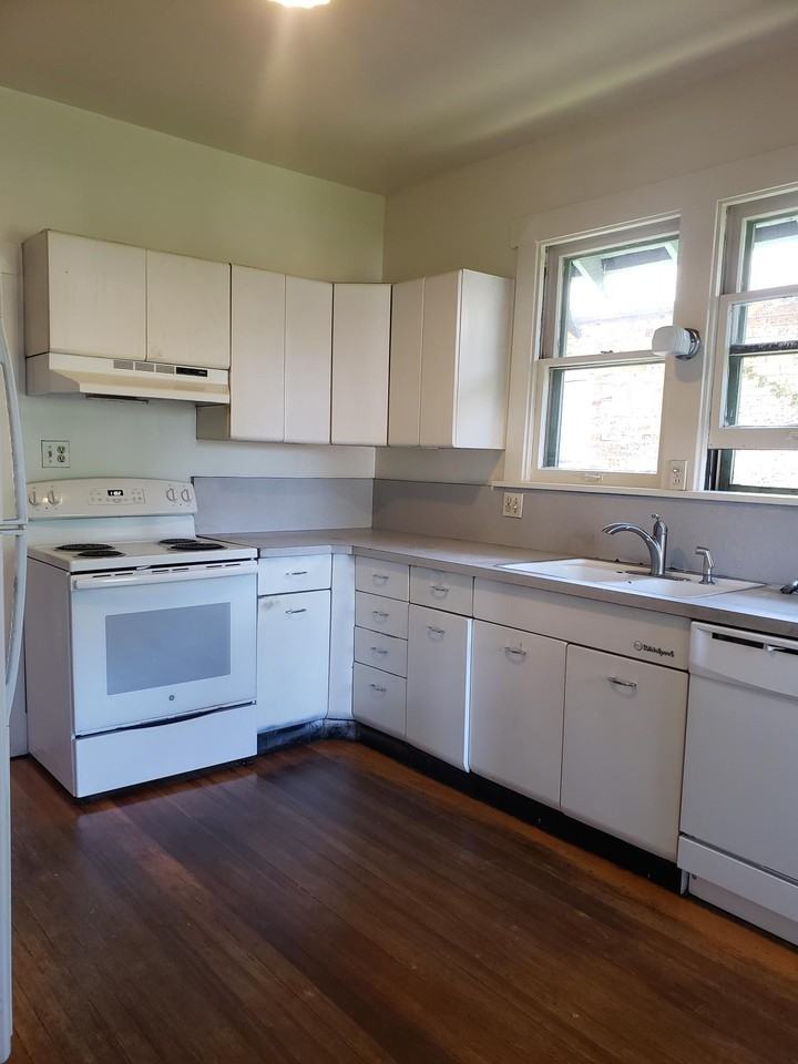 371 Corona Street - Photo 2 of 17