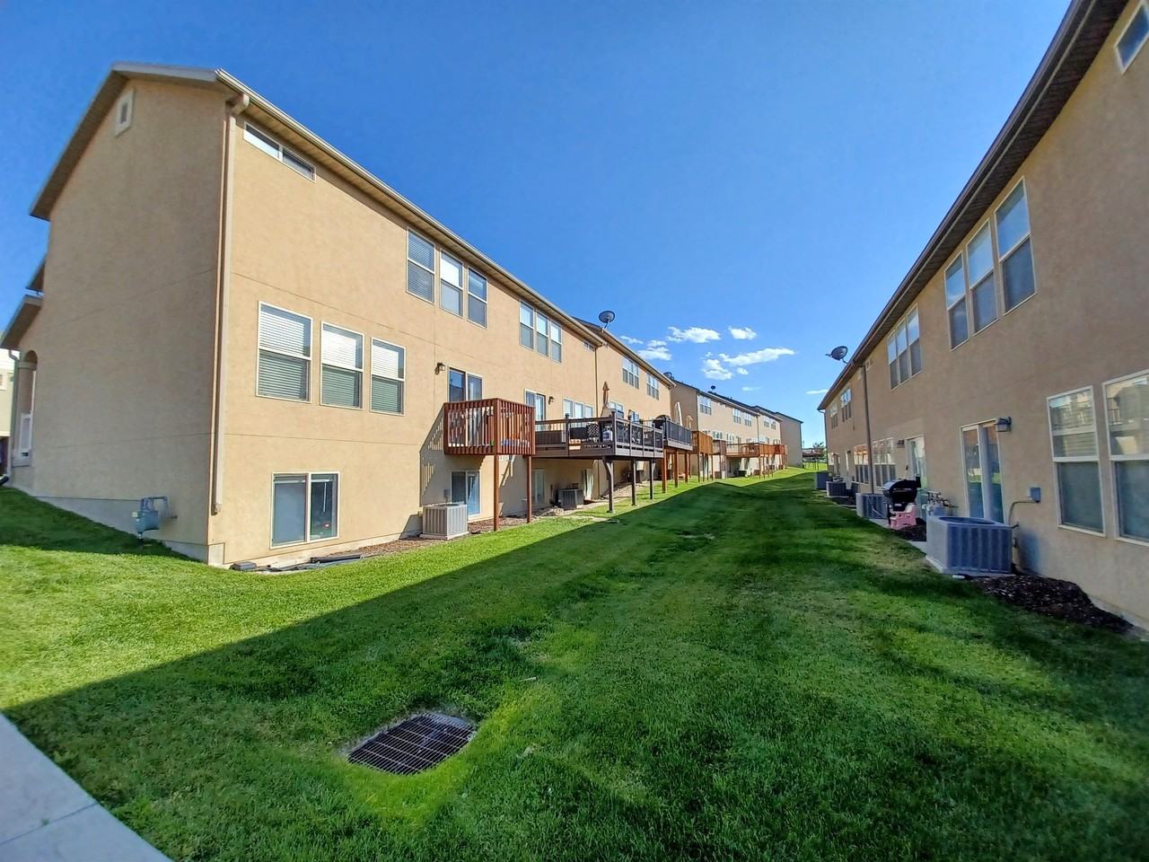 1285 Firefly Dr #1 - Photo 3 of 33