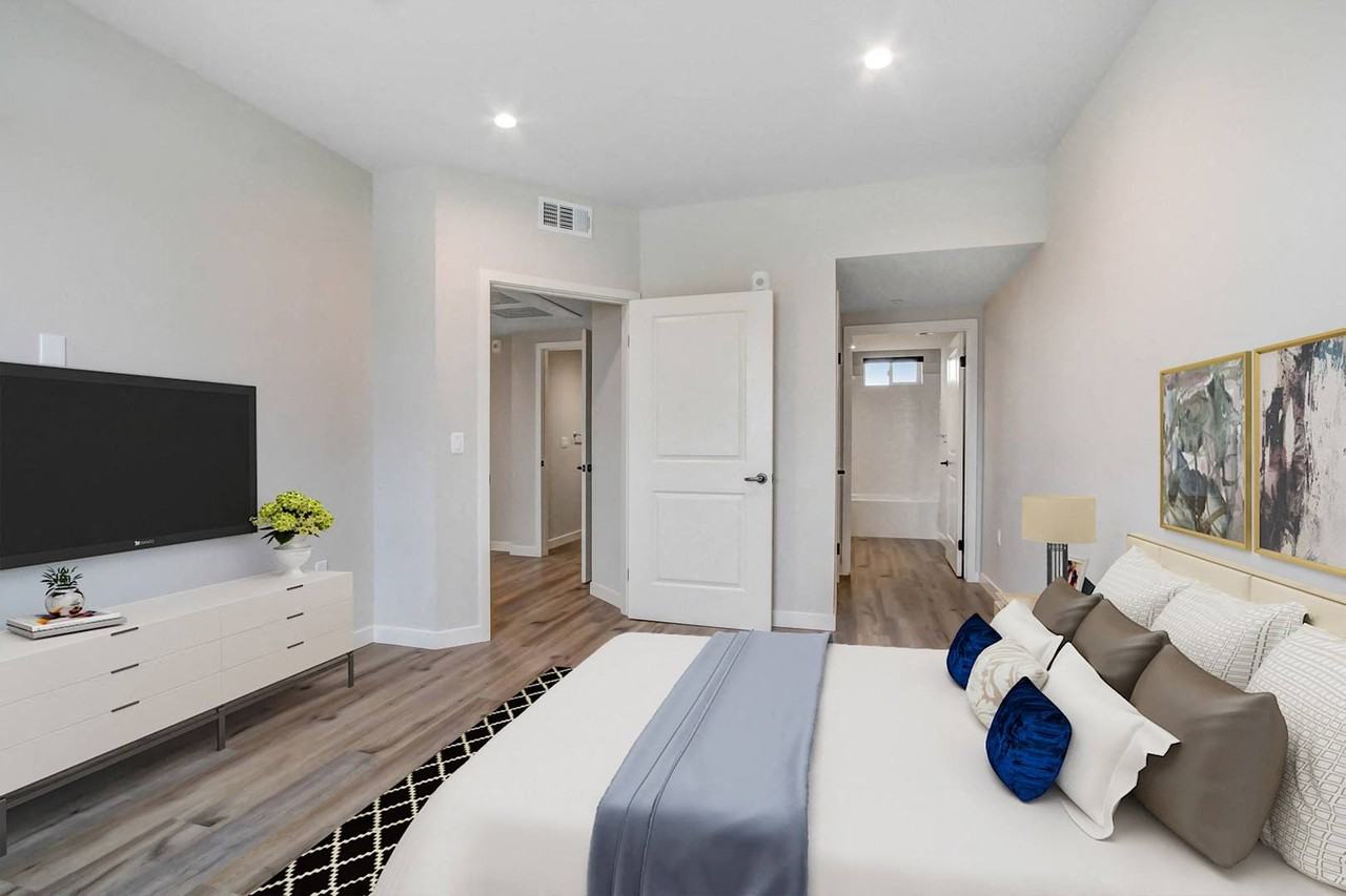 5501 Laurel Canyon Blvd - Photo 6 of 22