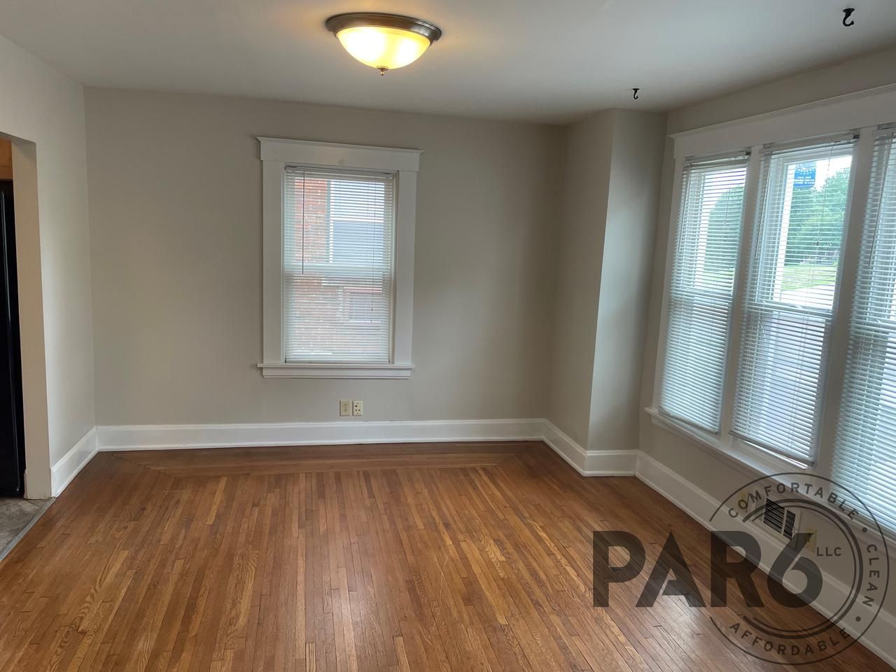 735 South Grand Avenue - Photo 7 of 17