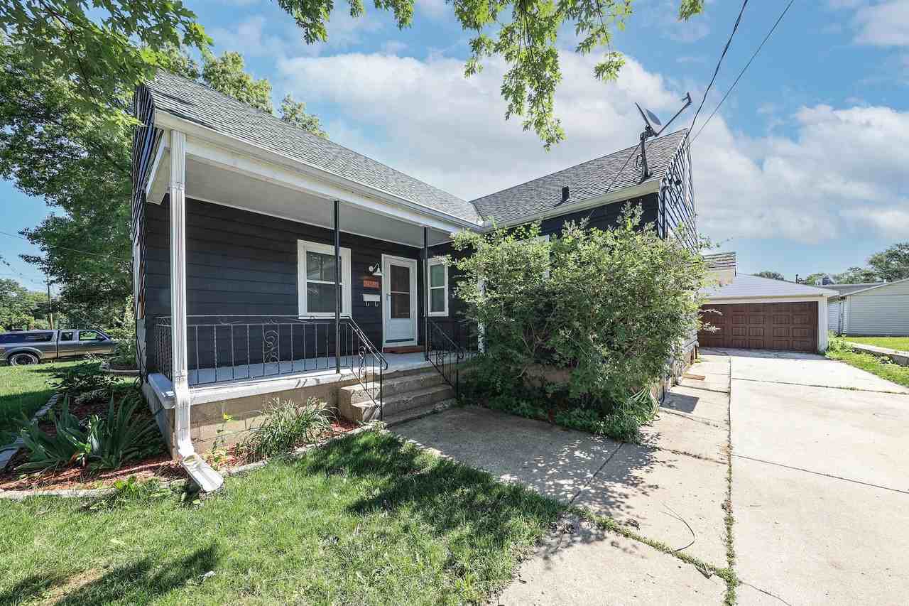 904 Catherine St - Photo 2 of 12