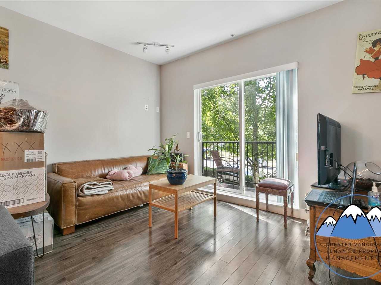 2263 Triumph St #202 - Photo 3 of 28