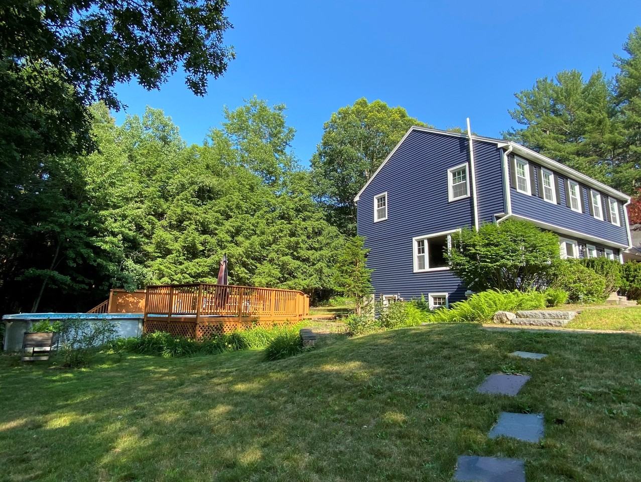 10 Roxanne Rd - Photo 2 of 28