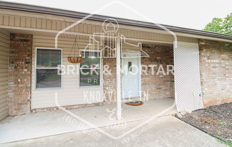 1121 Magnet Place Southeast - Photo 3 of 36