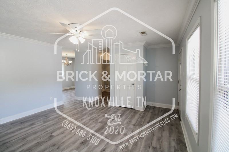 1121 Magnet Place Southeast - Photo 7 of 36