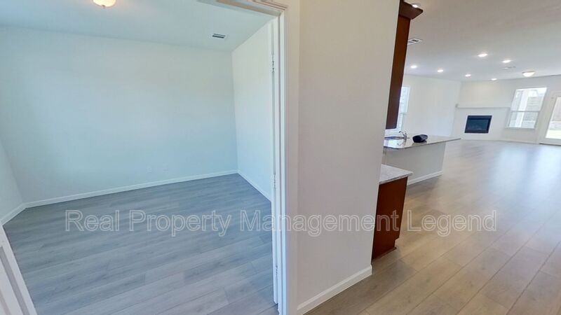 442 Diamond Creek Dr - Photo 4 of 39