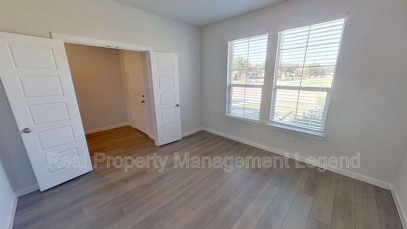 442 Diamond Creek Dr - Photo 6 of 39