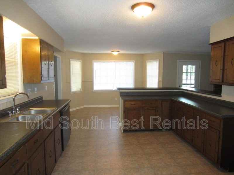 5067 Coro Rd - Photo 3 of 5