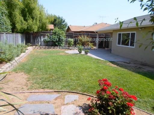 127 Houlton Ct - Photo 2 of 12