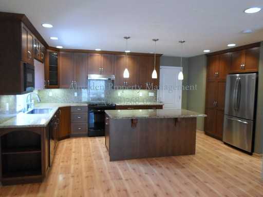 127 Houlton Ct - Photo 3 of 12