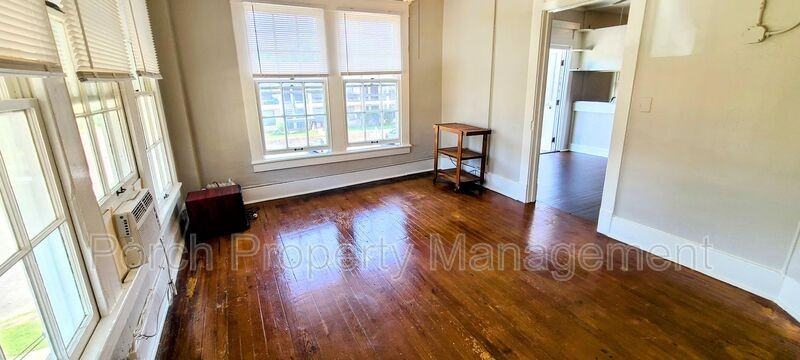 320 N Barcelona St #4 - Photo 4 of 10