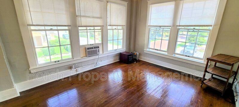 320 N Barcelona St #4 - Photo 6 of 10