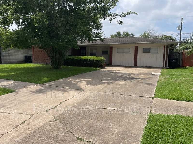 658 Shawnee St - Photo 2 of 17