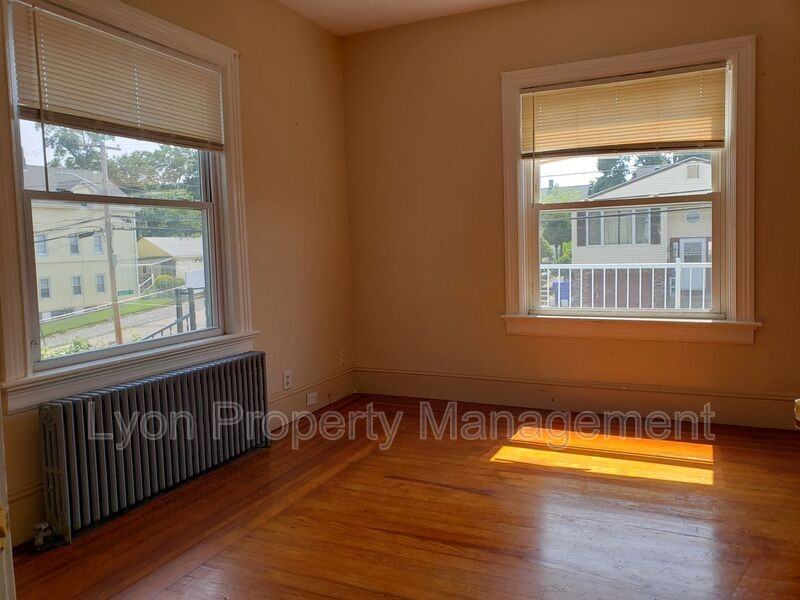 107 Burgess Ave #1 - Photo 5 of 10