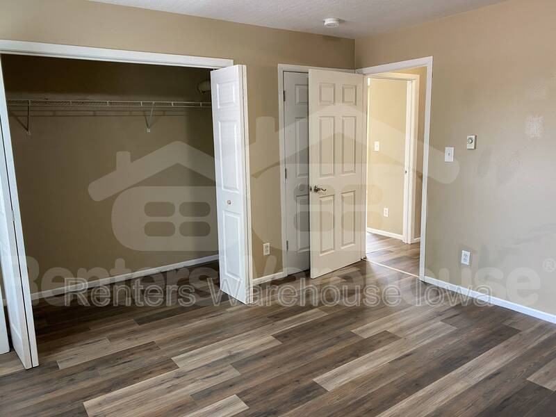 2907 Hickman Rd - Photo 2 of 17