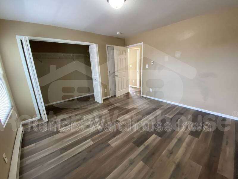 2907 Hickman Rd - Photo 3 of 17