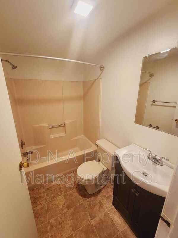 10 Adams St #D4 - Photo 4 of 8