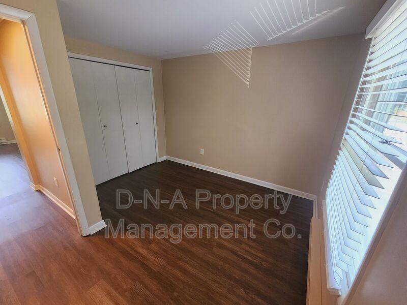 10 Adams St #D4 - Photo 5 of 8