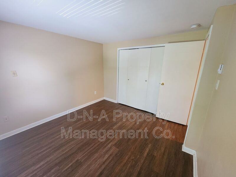 10 Adams St #D4 - Photo 7 of 8