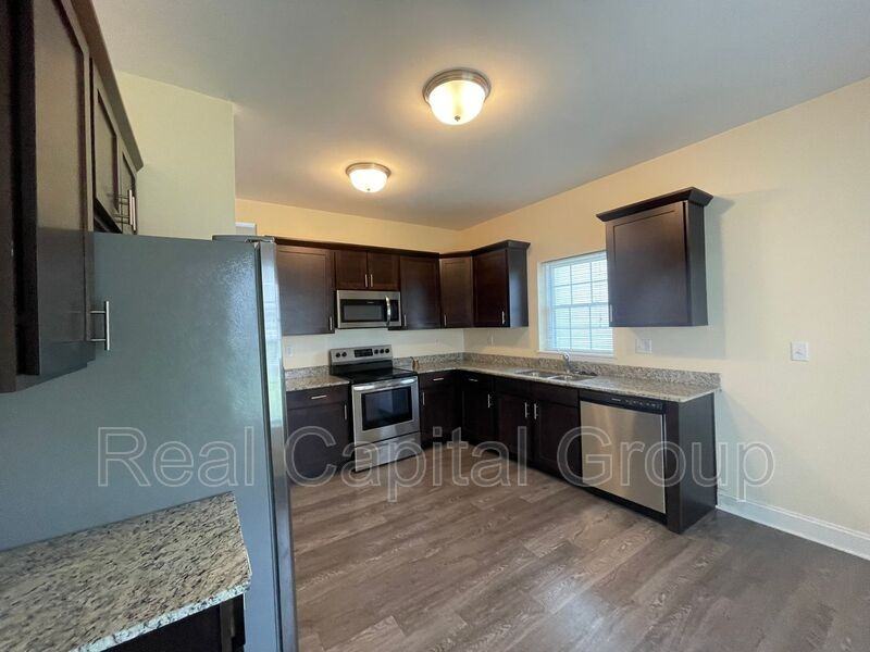 31 Reutter Dr - Photo 2 of 16