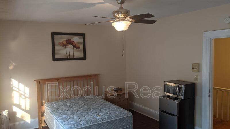 115 Hillcrest Dr #04 - Photo 5 of 9