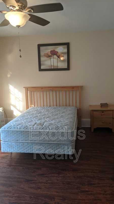 115 Hillcrest Dr #04 - Photo 7 of 9