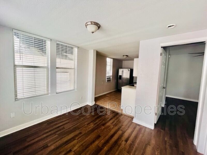 419 4th St N #3 - Photo 3 of 8