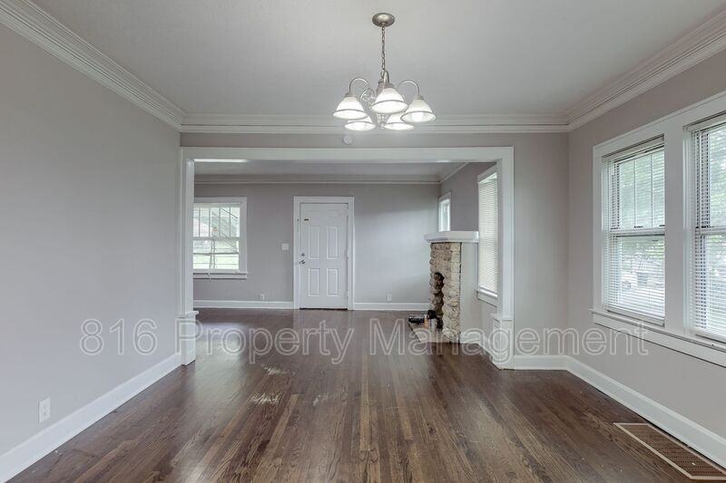 2431 E 68th St - Photo 5 of 24