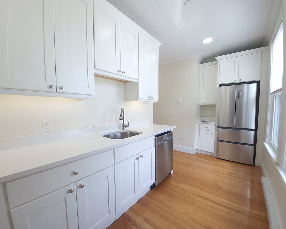 Harris St #2 - Photo 4 of 42