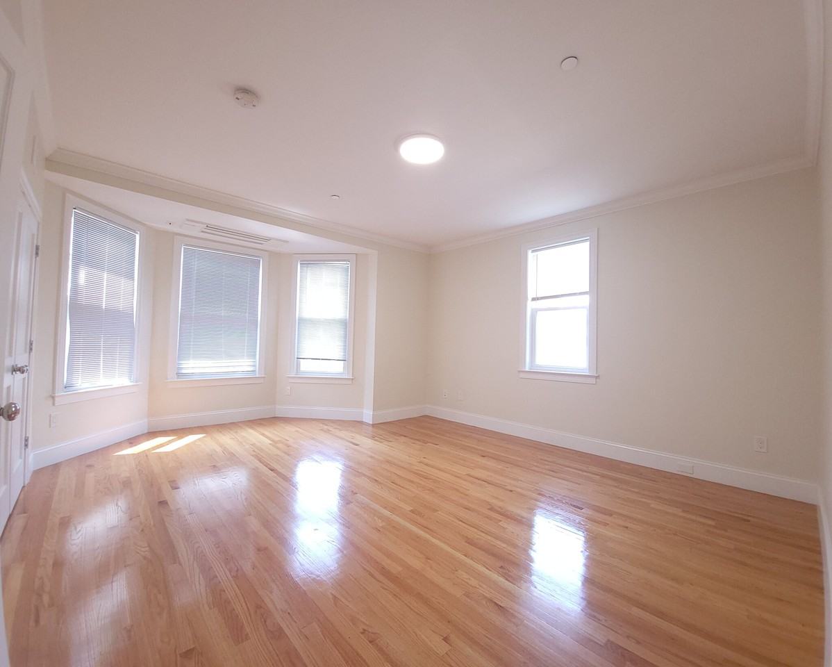 Harris St #2 - Photo 5 of 42