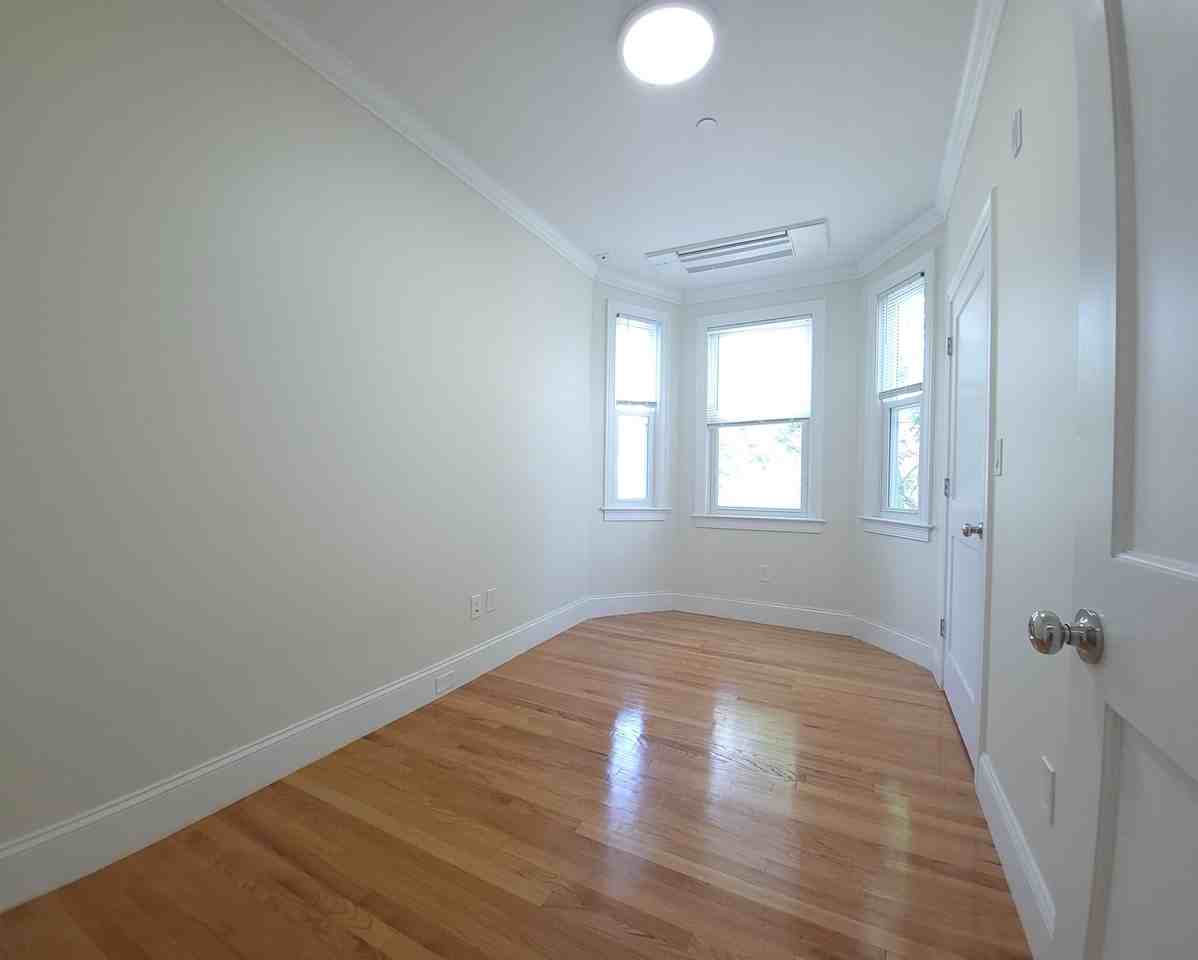 Harris St #2 - Photo 6 of 42