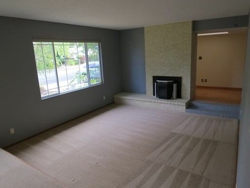 1823 Lynwood Dr - Photo 3 of 6