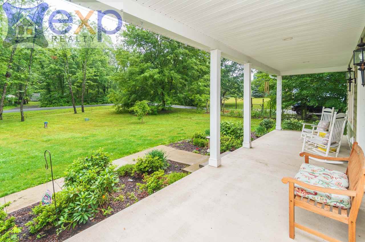 8 Angel Road - Photo 3 of 18